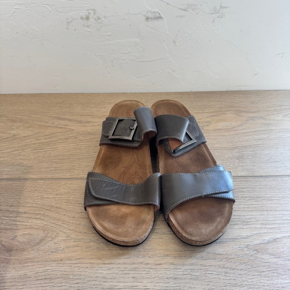 Taos Women’s My Dear Slide Sandals - Picture 3 of 6